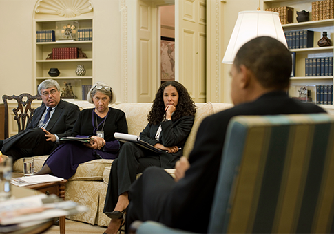 Pete Rouse, Anita Dunn, Mona Sutphen 2009 / AP