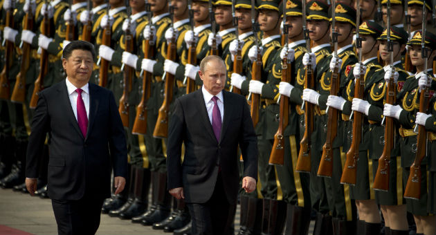 Chinese President Xi Jinping with Russian President Vladimir Putin / AP