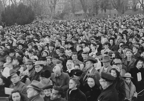 Crowd gathered at the White House