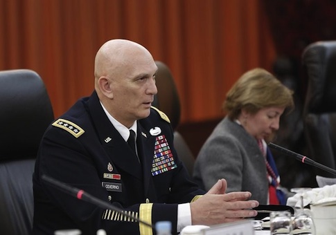 U.S. Army Chief of Staff General Odierno and Fang, Chief of General Staff of the People's Liberation Army, pose for photographers in Beijing