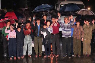 North Korean defectors in 1997 / AP