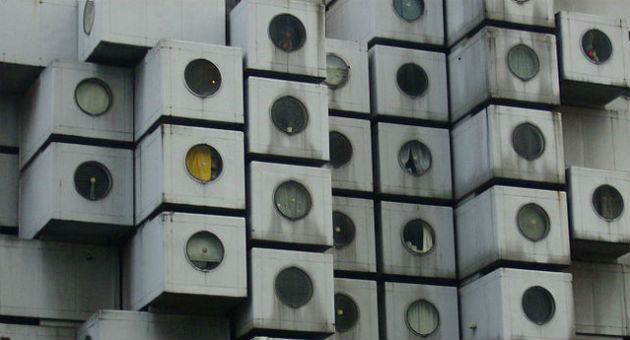 Capsule Hotel in Tokyo, Japan / Flickr user Michael