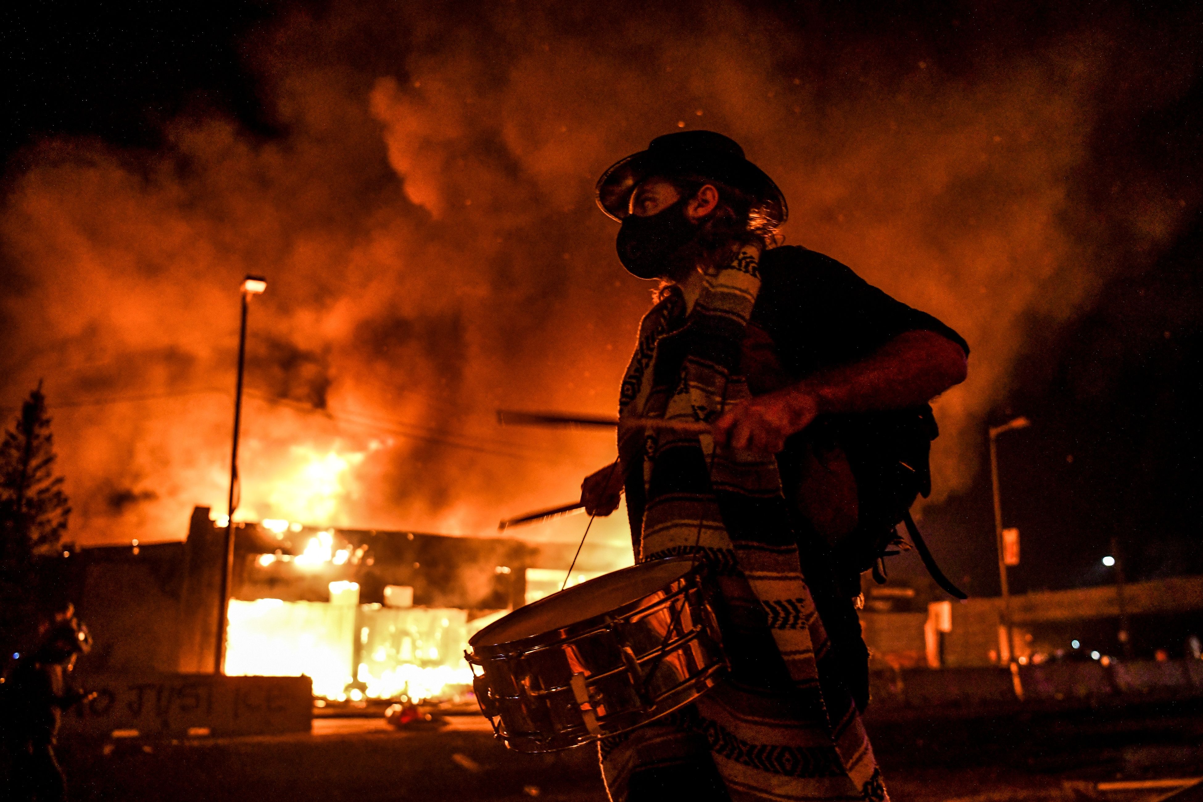 riot riot