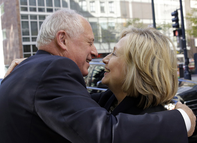 Hillary Rodham Clinton, Pat Quinn