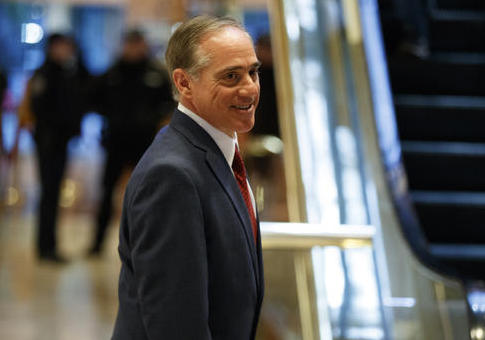 David Shulkin leaves Trump Tower / AP