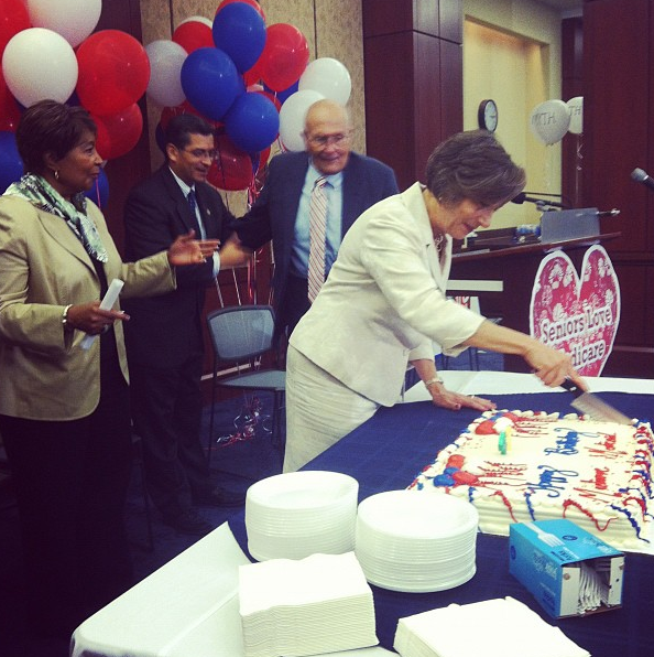 Schakowsky cuts Medicare