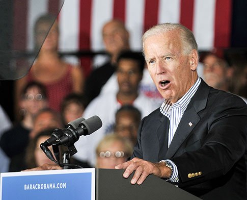 CNN Reporters: Biden Throws Intel Community Under the Bus