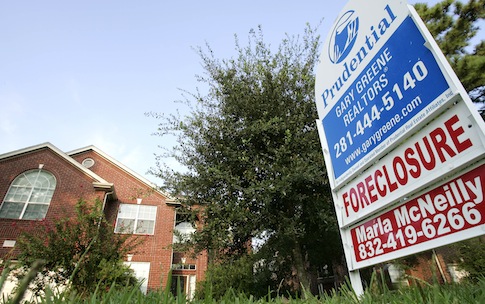 Feds’ Price War on Housing Puts Taxpayers at Risk