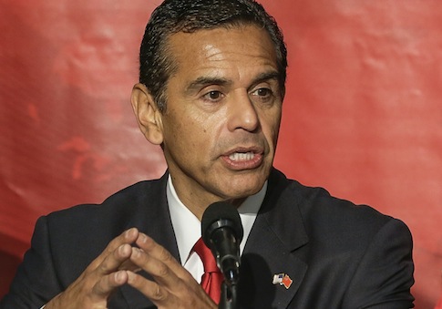 Villaraigosa Gets Desperate