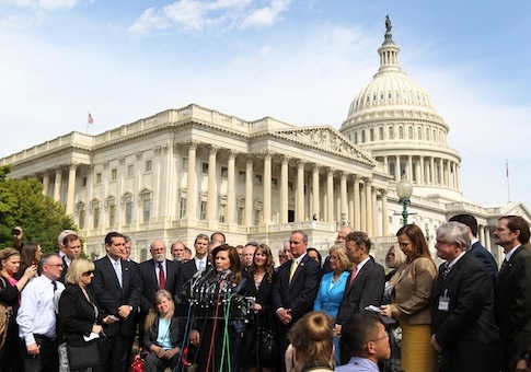 Tea Party Groups Plan Lawsuit