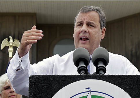 Chris Christie Criticizes Rand Paul as ‘Dangerous’