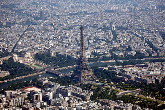 Eiffel Tower Evacuated after Bomb Alert