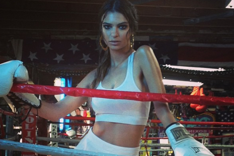 Emily Ratajkowski vs. Instagram (Photos)