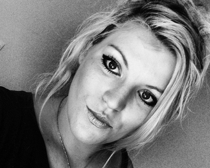 Lovely Ladies Remember Nelson Mandela (Photos)