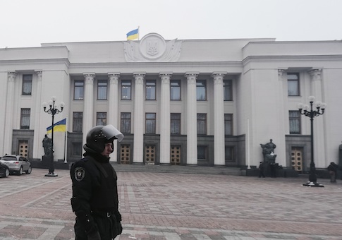 Ukraine Parliament Repeals Anti-Protest Laws to Calm Street Unrest