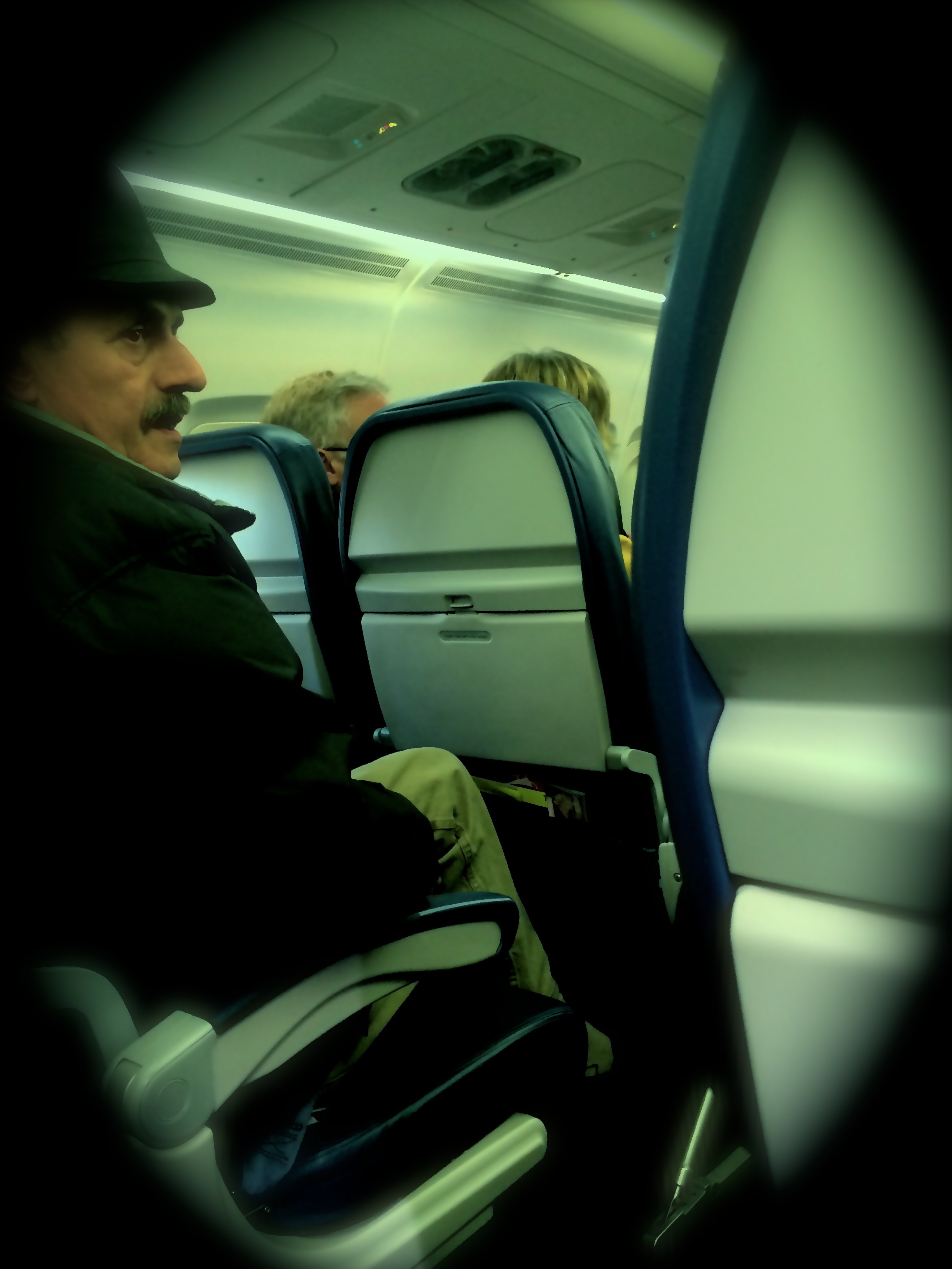 BREAKING: Biff Diddle Sighted on Plane