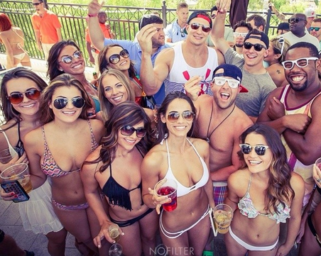 Johnny Football and Rob Gronkowski Take Sin City