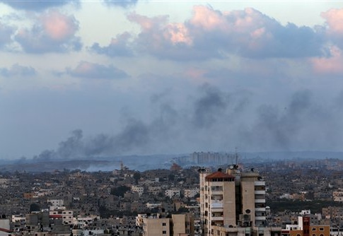 Israel Orders Ground Offensive in Gaza; Heavy Shelling on Border