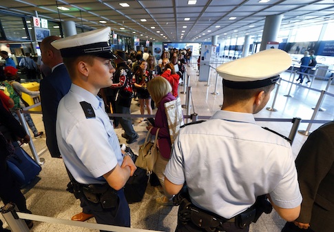 Phones, Shoes to Face Scrutiny as Airport Security Tightened