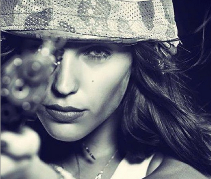 Israeli Models Do Their Part to Support the IDF