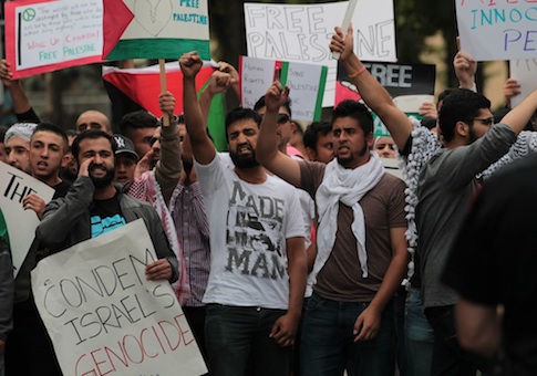 Israel Supporters Attacked by Crowd Shouting ‘Kill Jews’ in Canada