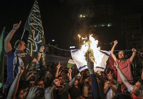 Israeli Defense Minister Slams Turkey for Supporting Hamas