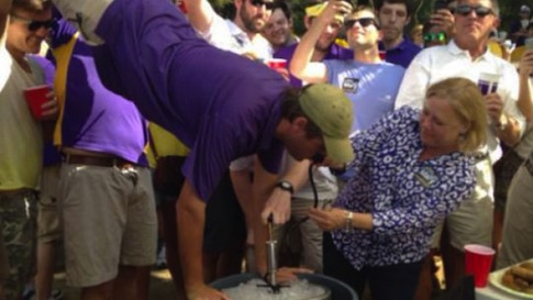 Feds Spend $36,913 Texting College Kids Not to Drink So Much on Their 21st Birthday
