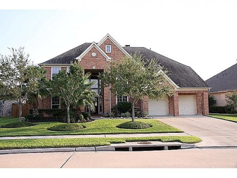 J.J. Watt Signs $100M Contract, Still Lives in Relatively Modest House