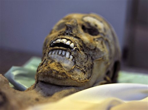 Woman Kept Father’s Mummified Corpse In Storage, Collected His Social Security for Two Decades