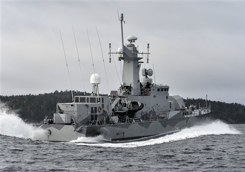 Inside the Ring: B-52s Buzz Over Europe, and Swedes Hunt for Russian Sub