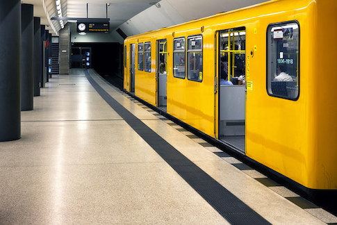 German Men Singing Anti-Semitic Song Beat Up Israeli Man