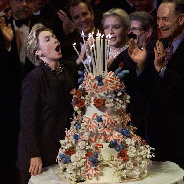 Hillary Clinton: A Life in Pictures (Vol. 1)
