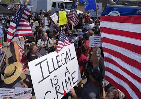244 Immigrants With Criminal Records Arrested in California in Four Days