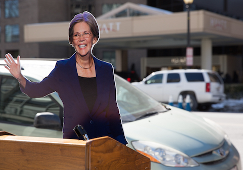 Republicans Give Elizabeth Warren a Presence at DNC Meeting