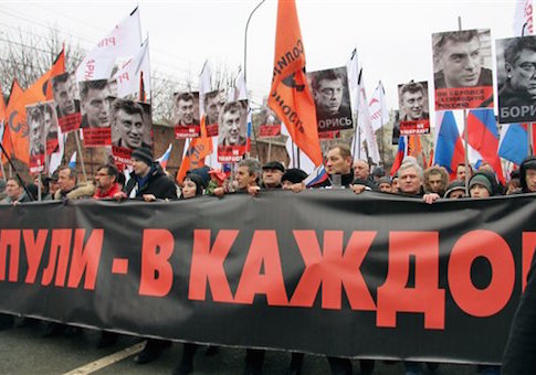 Tens of Thousands March to Protest Killing of Putin Critic