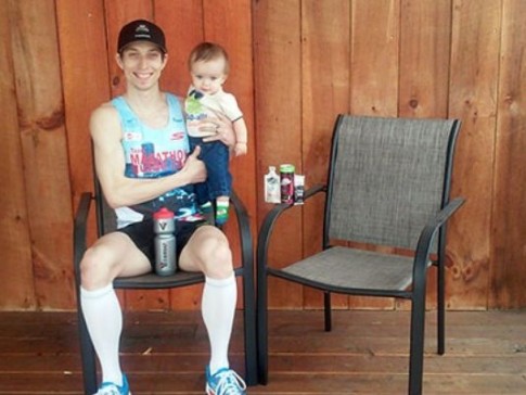 Father Raises Money for His Sick Son by Winning 3 Marathons in 8 Days