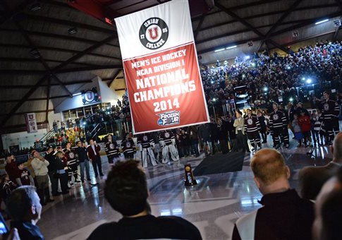 Obama Snubs NCAA Hockey Champions