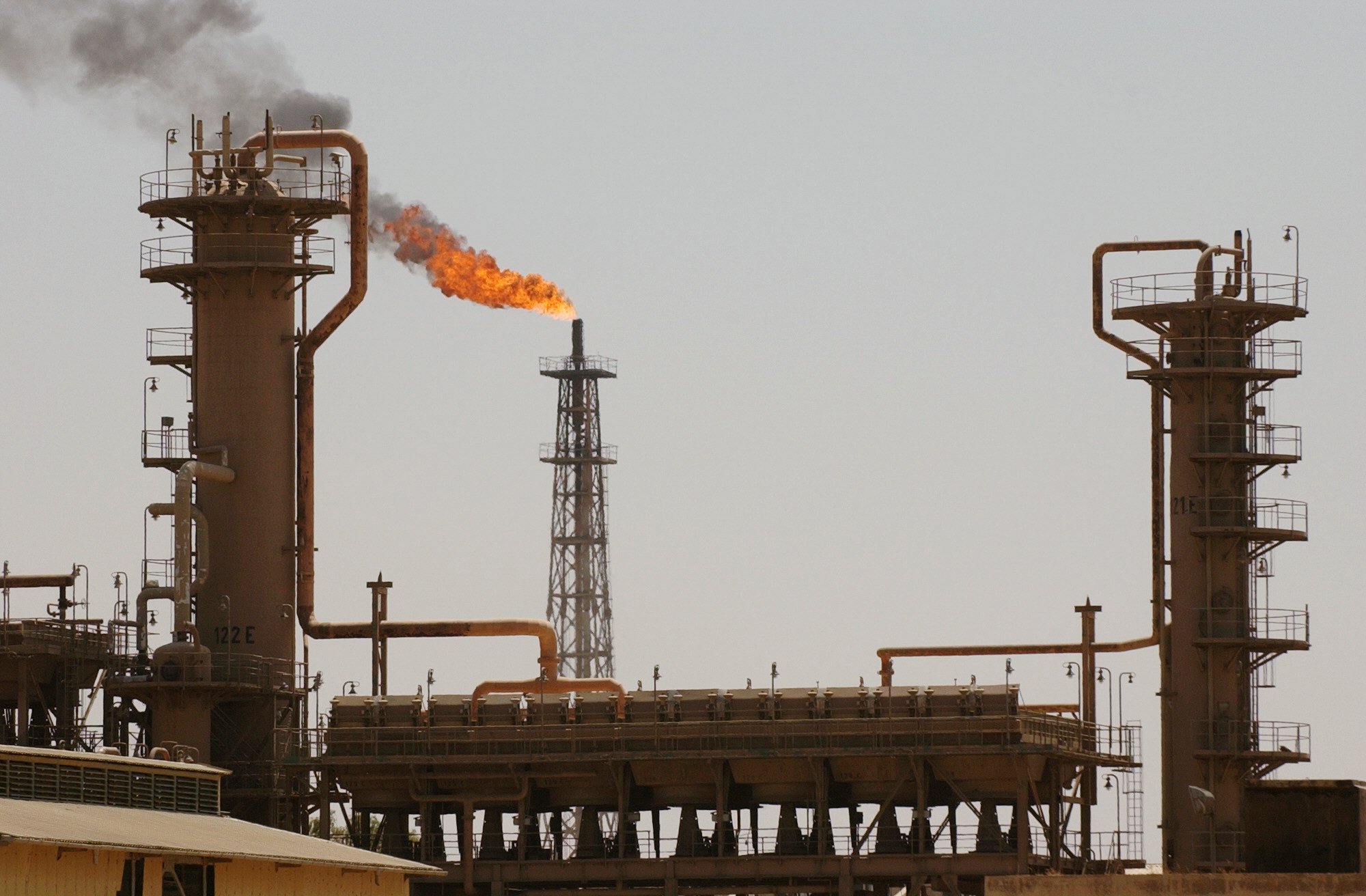 Islamic State Captures 'Large Portions' of Critical Oil Refinery in Iraq
