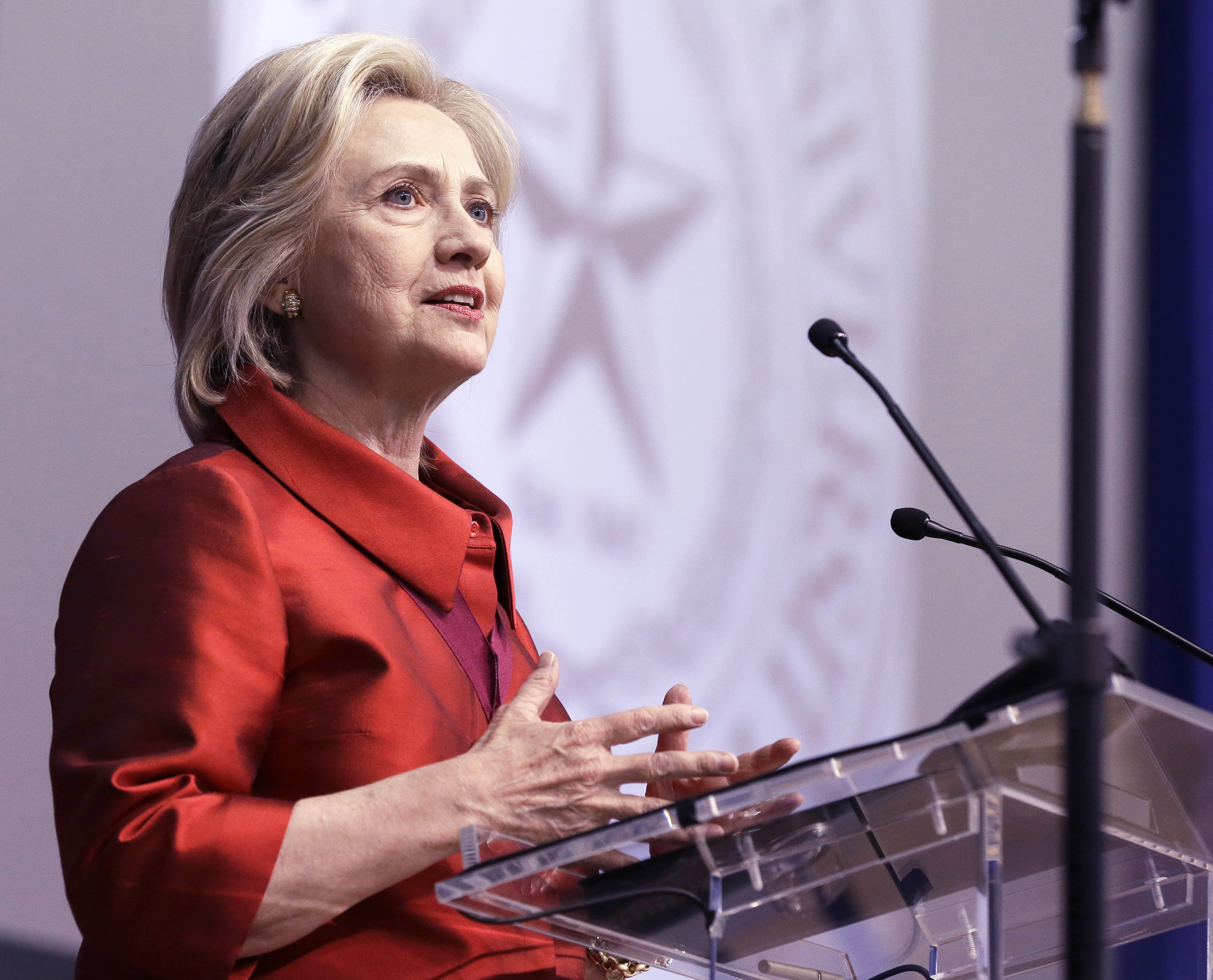 Hillary Embraces Union that Spurned Her in ‘08