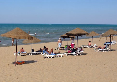 Gun Attack Kills at Least 27 at Tunisian Beachside Hotel