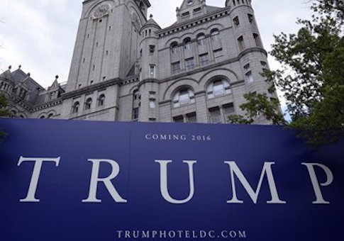 D.C. Chef Succumbs to Pressure, Fries Business Deal With Donald Trump