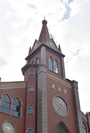 Chinese Christians Protest Removal of More Than 1,000 Crosses From Churches