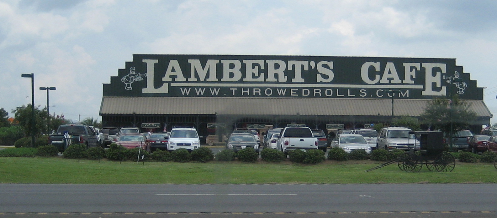 Missouri Woman Sues Restaurant Known as ‘Home of Throwed Rolls’ for Being Hit by a Roll