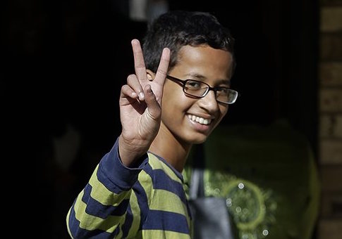 ‘Clock Boy’ Ahmed Mohamed Meets a President