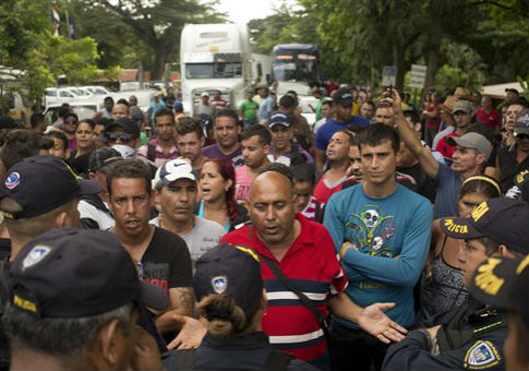 Cubans Surge Into Mexico, Southern United States