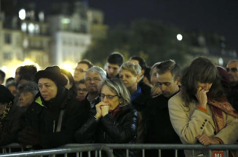 France Launches Air Strikes in Syria; Paris Investigation Widens