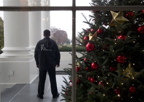 Secret Service Failed to Stop Breaches at Homes of Biden, H.W. Bush