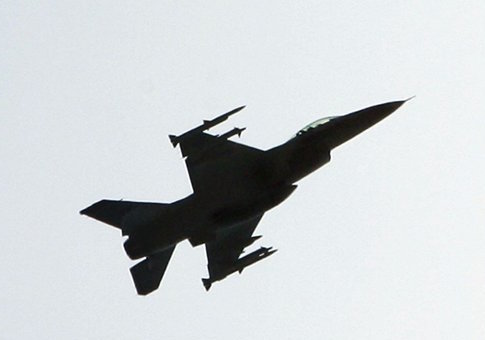 F-16 Fighter Jet Crashes in Arizona