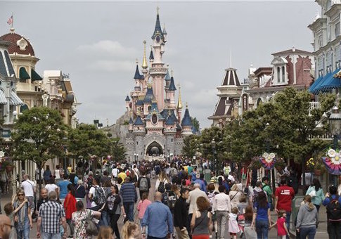 Report: Armed Man With Quran Arrested at Disneyland Paris
