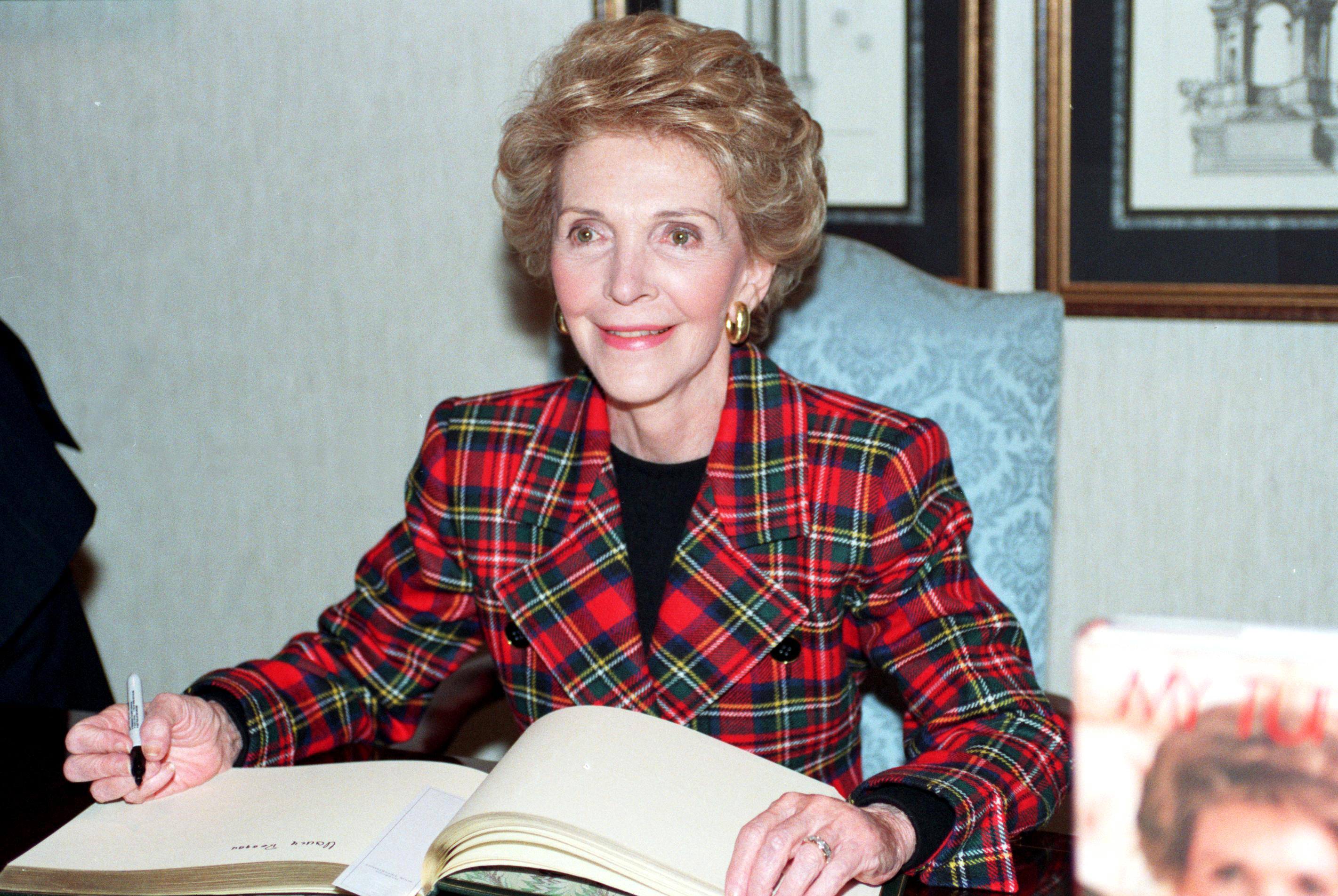 New York Times, Washington Post Celebrate Nancy Reagan's Death